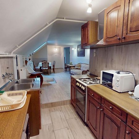 Herczeg Apartment Мішкольц Екстер'єр фото