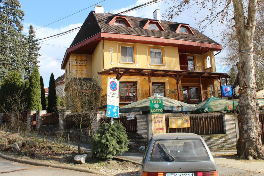 Herczeg Apartment Мішкольц Екстер'єр фото